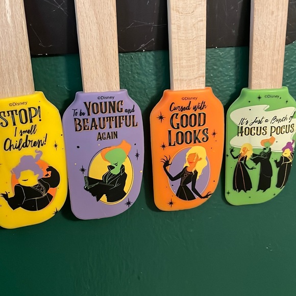 Hocus Pocus 4pk mini spatula set. Disney Halloween - Picture 2 of 9